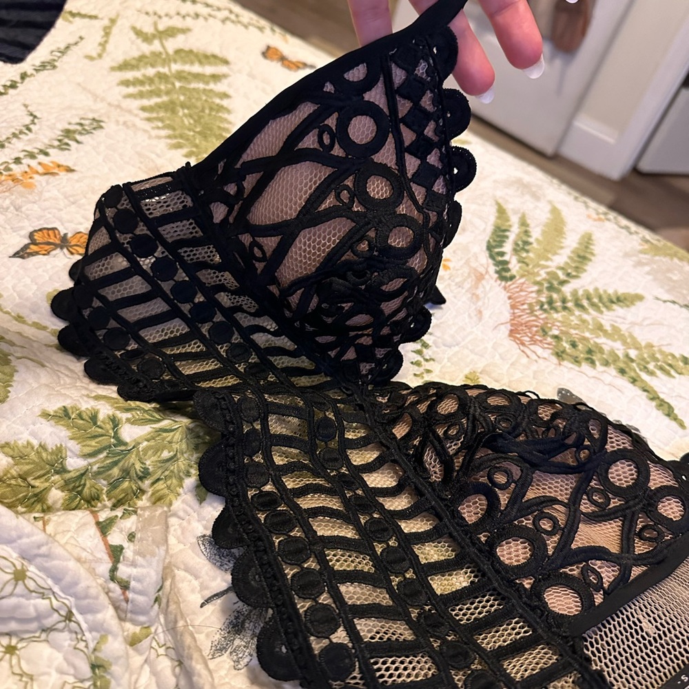 Nwt White Fox boutique black nude lace crop top S